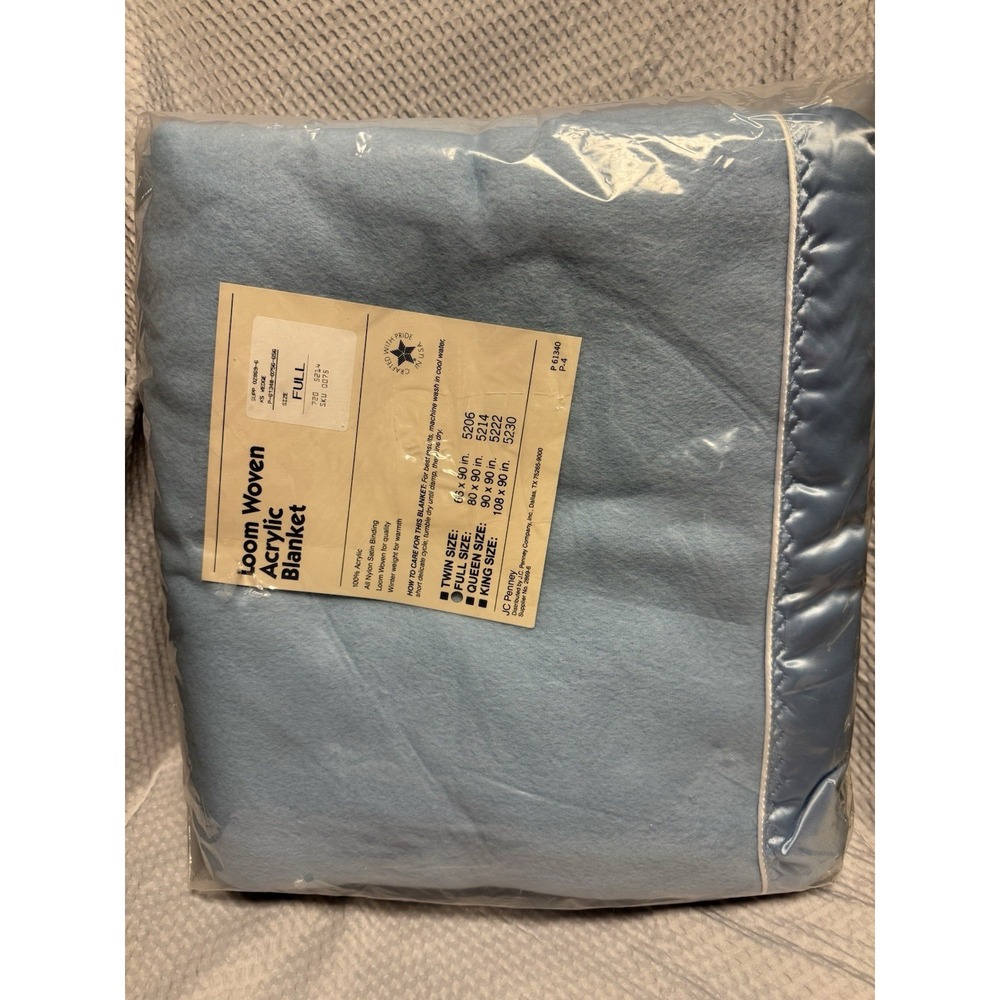 VNTG‎ Wedgewood Loom Woven Satin Trim Full Size Winter Weight Blanket Light Blue